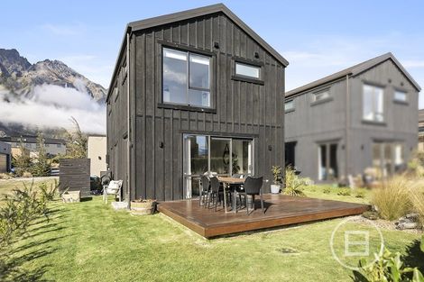 Photo of property in 16 Soudley Court, Jacks Point, Queenstown, 9371