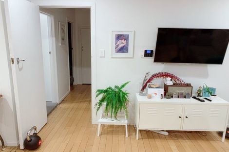 Photo of property in 2/134 Onewa Road, Northcote, Auckland, 0627