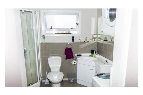 Photo of property in 2/9 Hamilton Road, Papatoetoe, Auckland, 2025