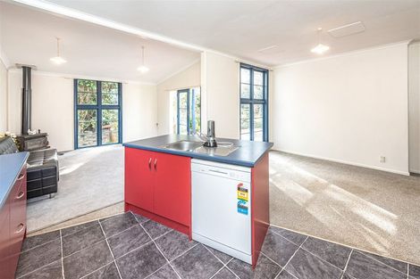 Photo of property in 2a Weraroa Road, Waverley, 4510