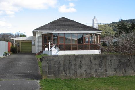 Photo of property in 3 Faulke Avenue, Wainuiomata, Lower Hutt, 5014