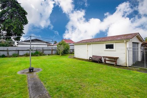 Photo of property in 443 Dalcross Street, Mayfair, Hastings, 4122