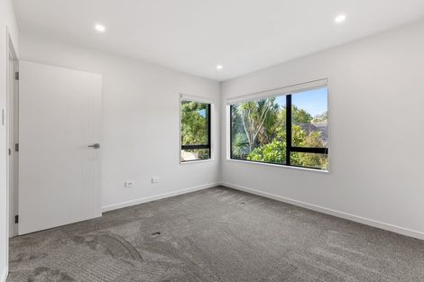 Photo of property in 4b Ramillies Place, Glenfield, Auckland, 0629