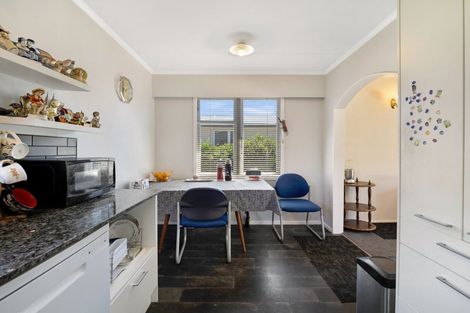 Photo of property in 30 Ruamahanga Crescent, Terrace End, Palmerston North, 4410