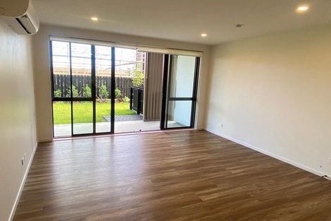Photo of property in 4/5g Newelm Lane, Flat Bush, Auckland, 2019