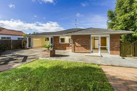 Photo of property in 9 Selwyn Crescent, Forrest Hill, Auckland, 0620