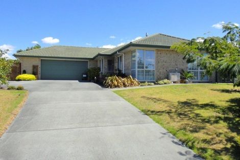 Photo of property in 4 Wai Place, One Tree Point, 0118