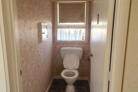 Photo of property in 1 Cashel Street, Waimate, 7924