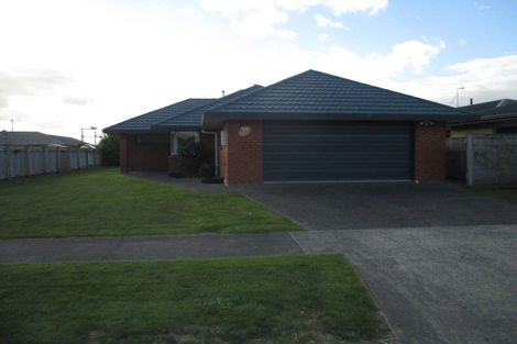 Photo of property in 38 Parnell Heights Drive, Kelvin Grove, Palmerston North, 4414