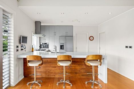 Photo of property in 53 Motu Road, Kumeu, 0891