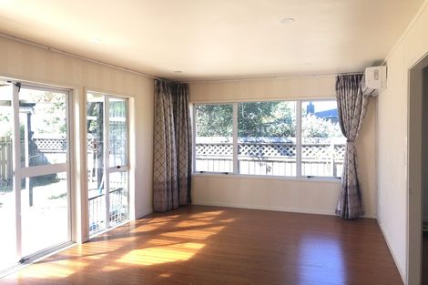 Photo of property in 2/66 Buscomb Avenue, Henderson, Auckland, 0610