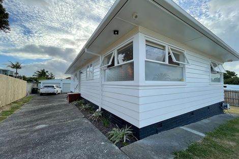 Photo of property in 20 Glendene Avenue, Glendene, Auckland, 0602