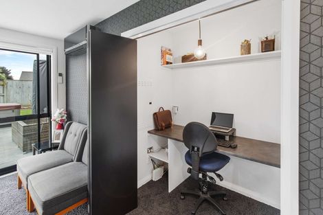 Photo of property in 79 Rosalie Terrace, Kelvin Grove, Palmerston North, 4414