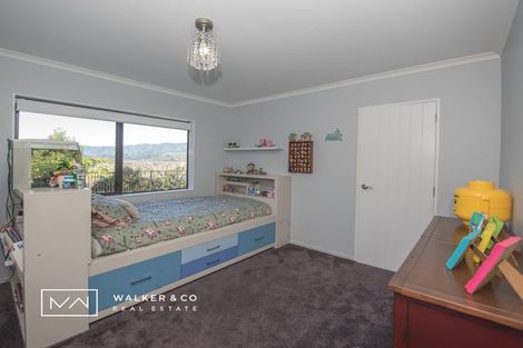 Photo of property in 22 James Nairn Grove, Riverstone Terraces, Upper Hutt, 5018