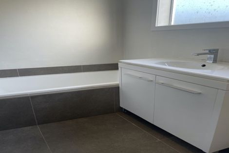 Photo of property in 202 Manuka Road, Bayview, Auckland, 0629