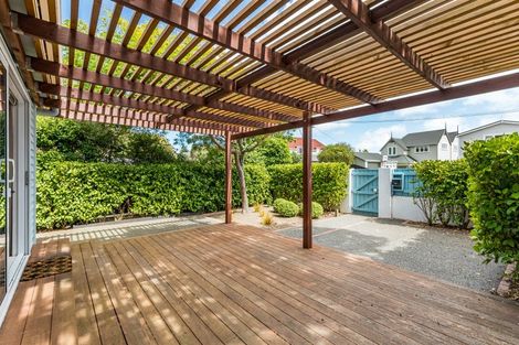 Photo of property in 387 Muritai Road, Eastbourne, Lower Hutt, 5013