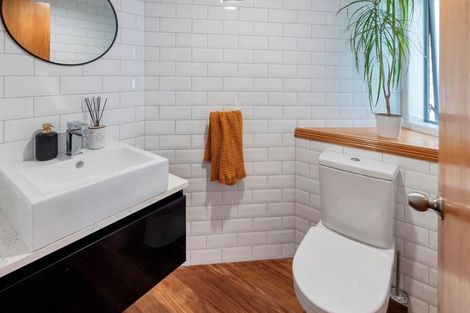 Photo of property in 16 Commodore Parry Road, Castor Bay, Auckland, 0620