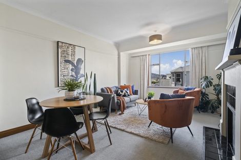 Photo of property in Owd Trafford Flats, 17 Brougham Street, Mount Victoria, Wellington, 6011