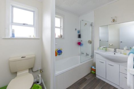 Photo of property in 17 Kaituna Street, Milson, Palmerston North, 4414