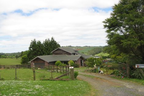 Photo of property in 61 Kanuka Road, Bombay, 2675