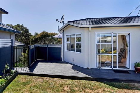 Photo of property in 39 James Cook Drive, Whitby, Porirua, 5024