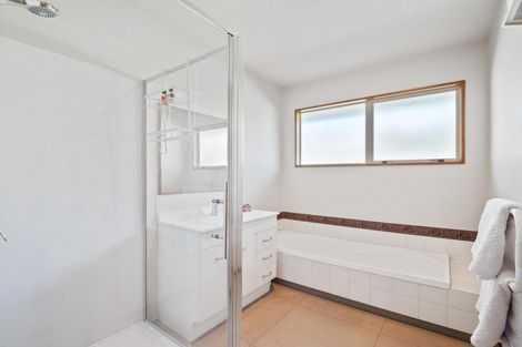 Photo of property in 94 Saint James Avenue, Papanui, Christchurch, 8053