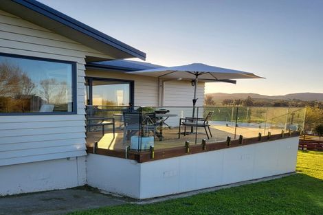 Photo of property in 1 Watts Street, Waipawa, 4210