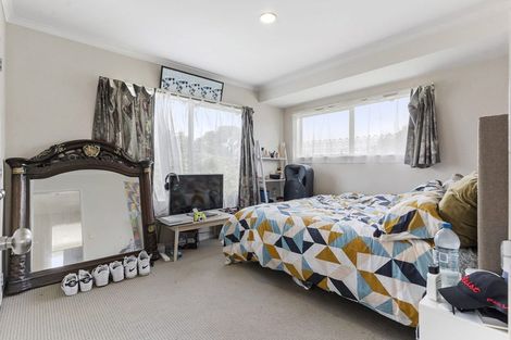 Photo of property in 12 Seresin Crescent, Flat Bush, Auckland, 2016