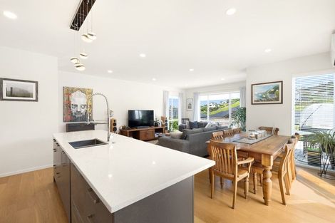 Photo of property in 18 Kahu Close, Orewa, 0931