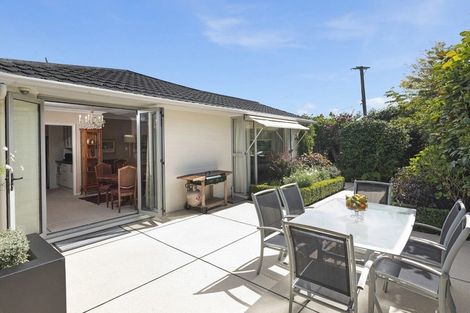 Photo of property in 2/22 Strowan Road, Strowan, Christchurch, 8052