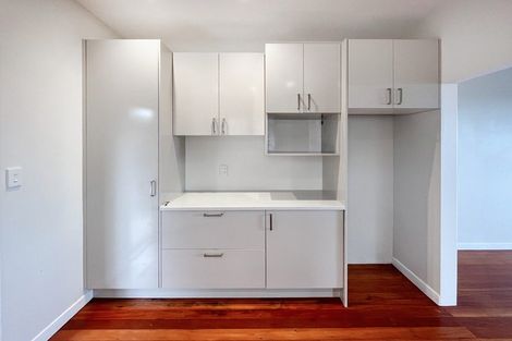 Photo of property in 6 Newington Road, Henderson, Auckland, 0612