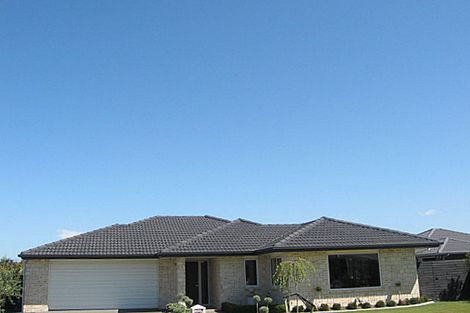 Photo of property in 8 Springside Place, Redwood, Christchurch, 8051