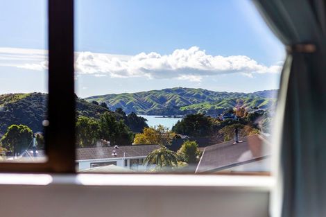 Photo of property in 23 James Cook Drive, Whitby, Porirua, 5024