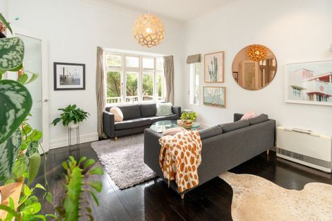 Photo of property in 17 Honiana Te Puni Street, Aro Valley, Wellington, 6021