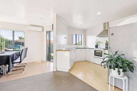 Photo of property in 9 Eloise Place, Clendon Park, Auckland, 2103