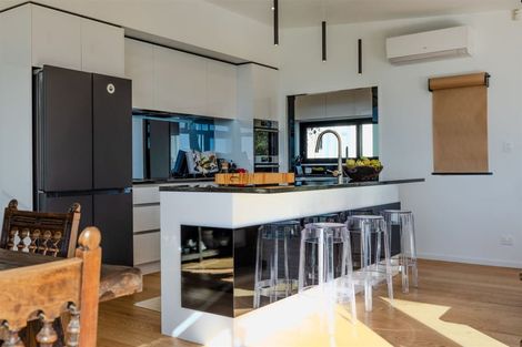 Photo of property in 29 Soleares Avenue, Mount Pleasant, Christchurch, 8081