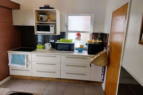 Photo of property in 4/162 Onewa Road, Northcote, Auckland, 0627