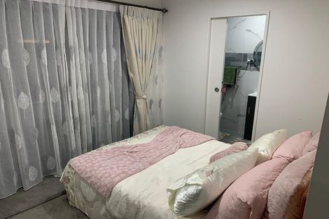 Photo of property in 8a Tiraumea Drive, Pakuranga, Auckland, 2010