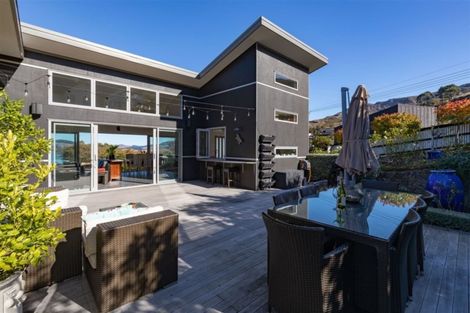 Photo of property in 22 Cornwall Road, Lyttelton, 8082