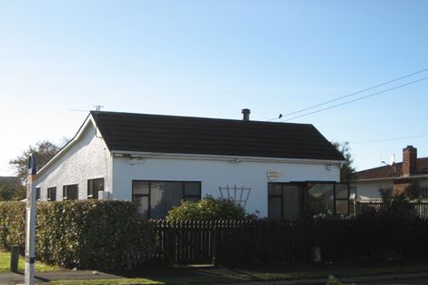 Photo of property in 383 Keyes Road, New Brighton, Christchurch, 8083