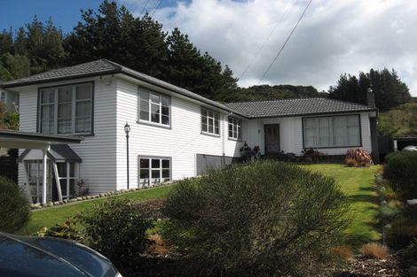 Photo of property in 15 Sharpe Crescent, Wainuiomata, Lower Hutt, 5014