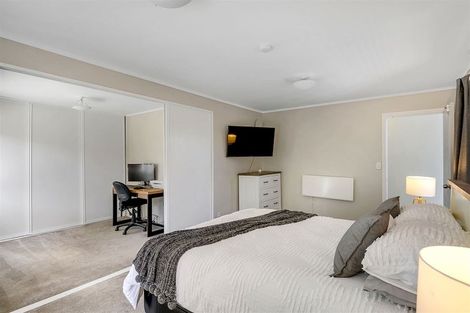 Photo of property in 5 Solway Place, Papakowhai, Porirua, 5024