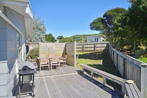 Photo of property in 52 Blue Pacific Parade, Riversdale Beach, Masterton, 5872