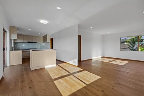 Photo of property in 13 Tarahanga Street, Northcote, Auckland, 0627