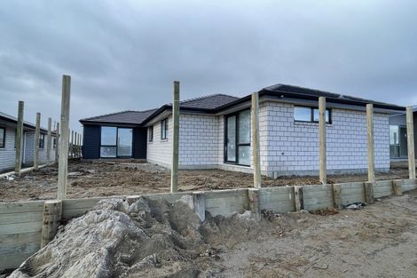 Photo of property in 39 Waruhia Crescent, Rototuna North, 3281