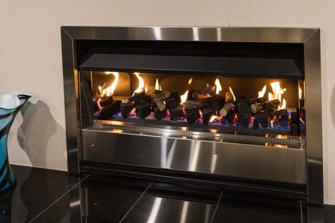 Photo of property in 1 Rodeo Drive, Kelvin Grove, Palmerston North, 4414