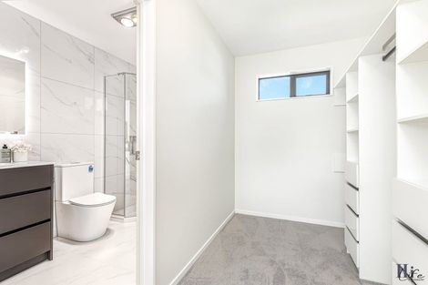 Photo of property in 42d Farringdon Street, Glen Innes, Auckland, 1072