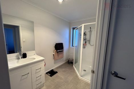 Photo of property in 3 Tamarisk Place, Parklands, Christchurch, 8083