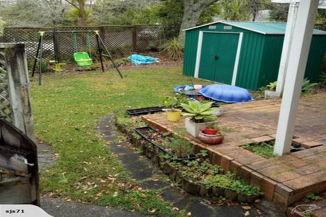 Photo of property in 1/12 Kauri Road, Birkenhead, Auckland, 0626