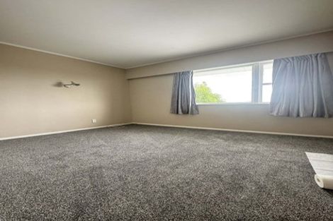 Photo of property in 25 Ellesmere Crescent, Pakuranga Heights, Auckland, 2010